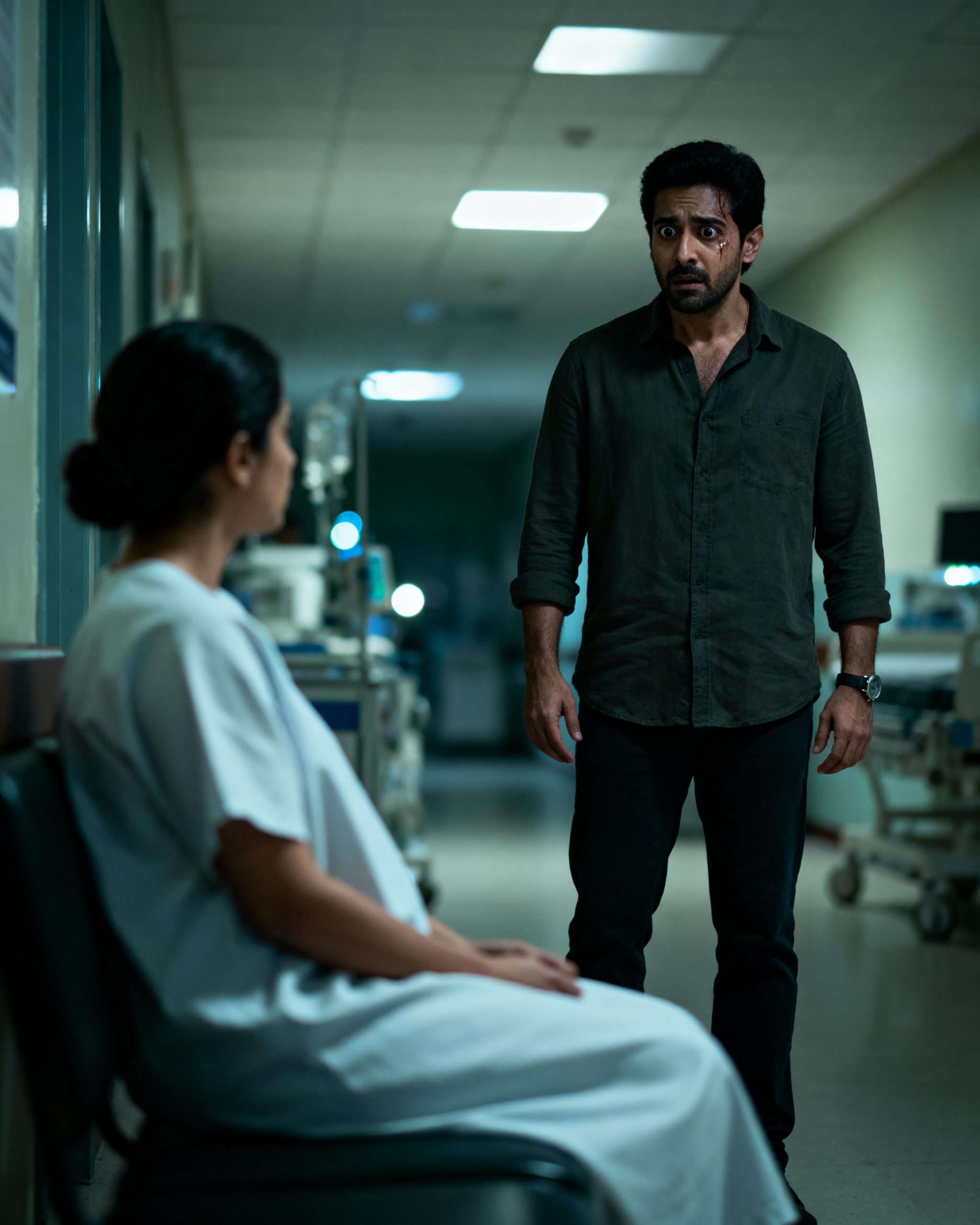 Dos meses después del divorcio, me quedé atónito al encontrar a mi exesposa vagando sin rumbo en el hospital. Y cuando supe la verdad... me desmoroné.