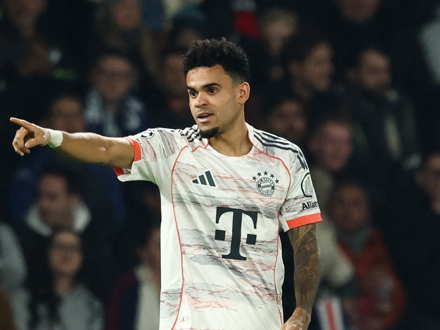 Luis Díaz empieza el 2026 con el pie derecho: asistencia y una jugada  maradoniana que le da la vuelta al mundo | NTN24.COM